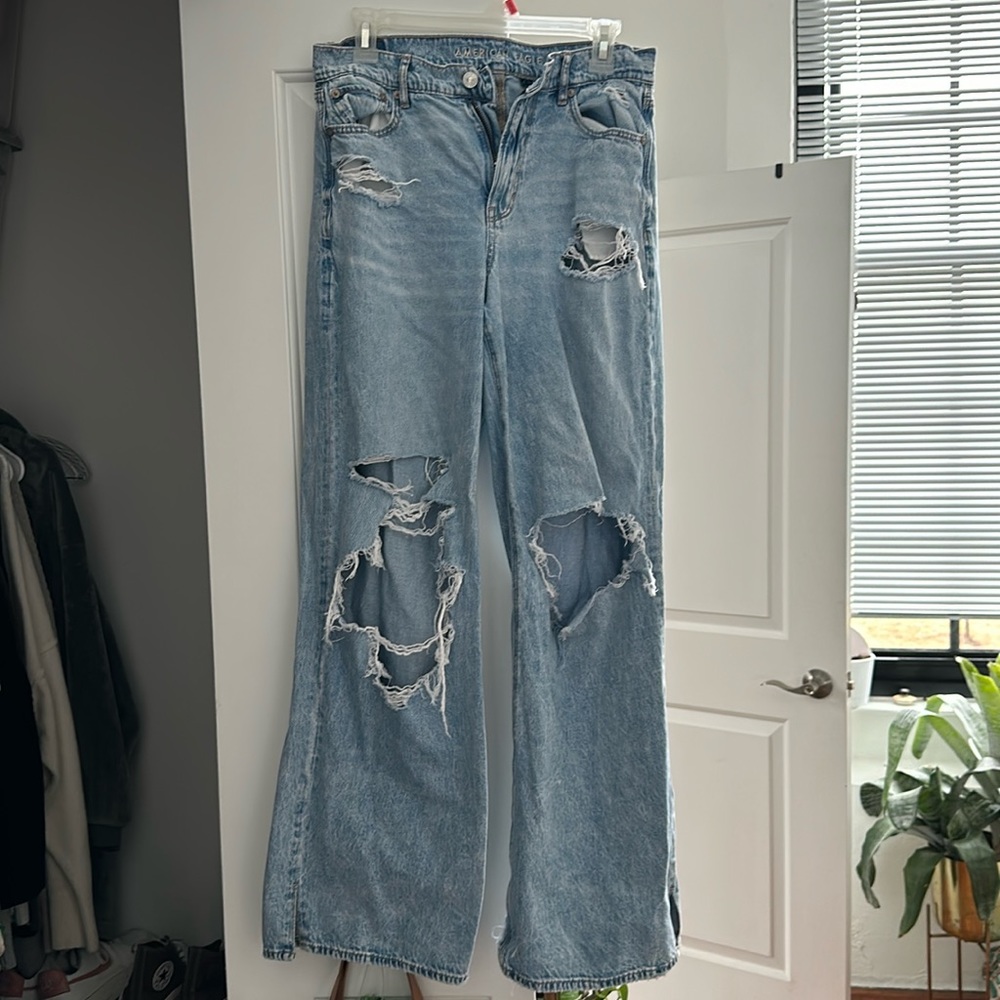 American Eagle size 4 wide legged jeans